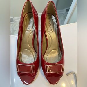 Bandolino Women's Sahana Dress Pump Size 9 ** New without tags - minor scuffing